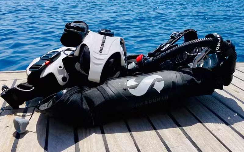 Scubapro Hydros Pro as sold at the dive shop in Poipu, Kauai.